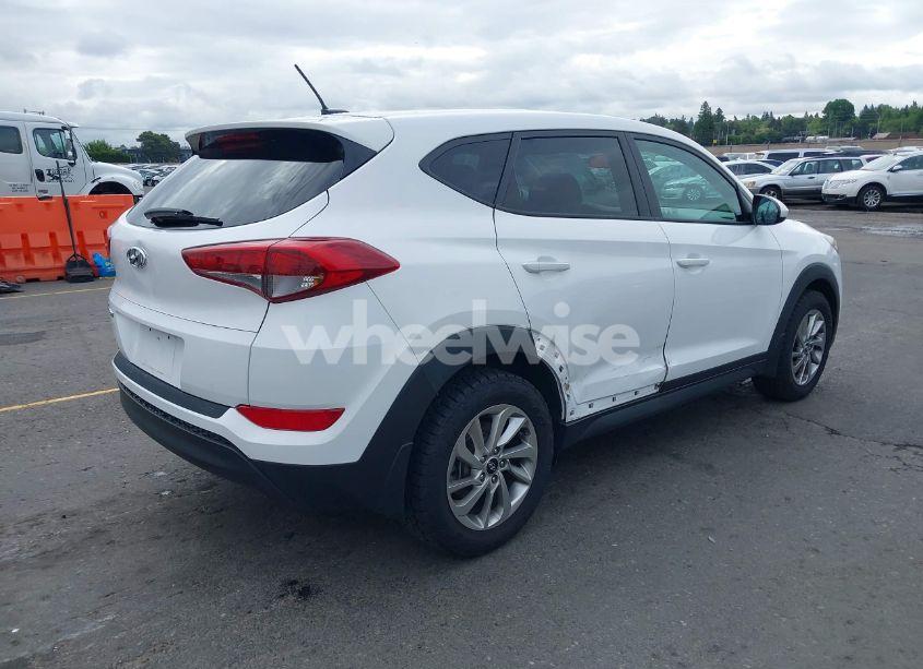 Photo 4 of 2016 Hyundai Tucson SE (VIN KM8J23A47GU040849)