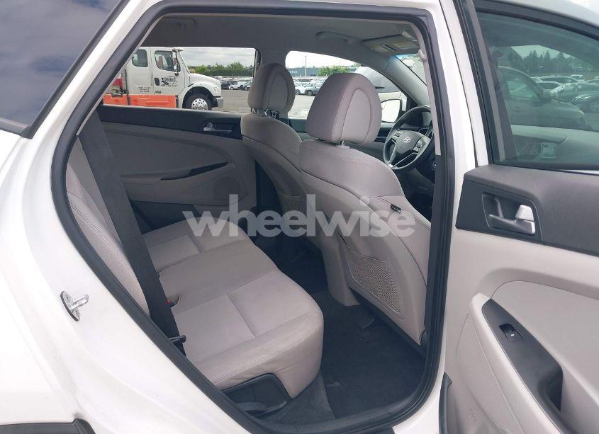 Photo 8 of 2016 Hyundai Tucson SE (VIN KM8J23A47GU040849)