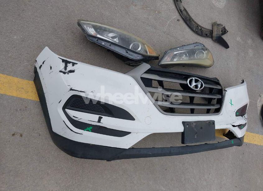 Photo 12 of 2016 Hyundai Tucson SE (VIN KM8J23A47GU110897)