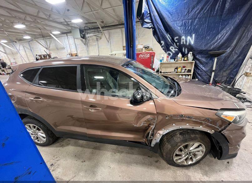 Photo 12 of 2017 Hyundai Tucson SE (VIN KM8J23A47HU268187)