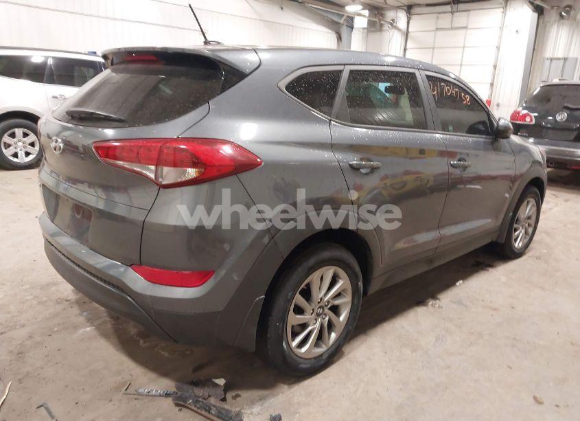 Photo 4 of 2017 Hyundai Tucson SE (VIN KM8J23A47HU528524)
