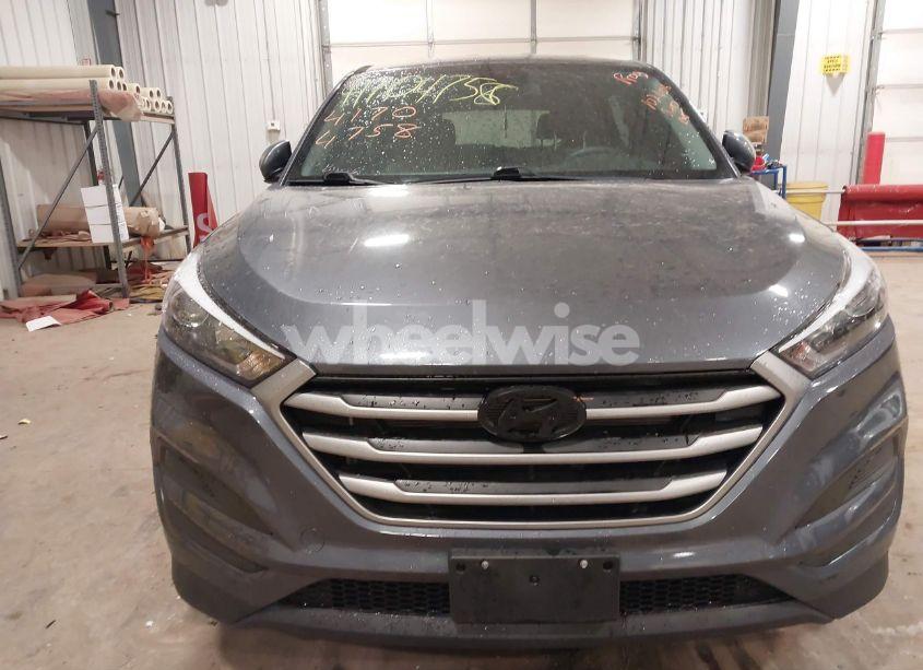 Photo 6 of 2017 Hyundai Tucson SE (VIN KM8J23A47HU528524)