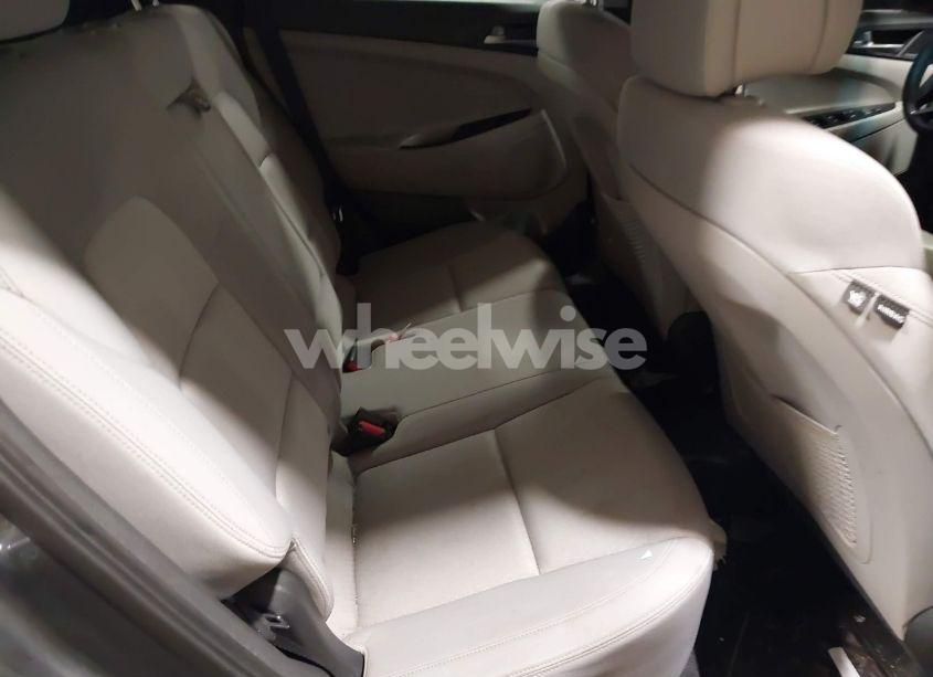 Photo 8 of 2017 Hyundai Tucson SE (VIN KM8J23A47HU528524)