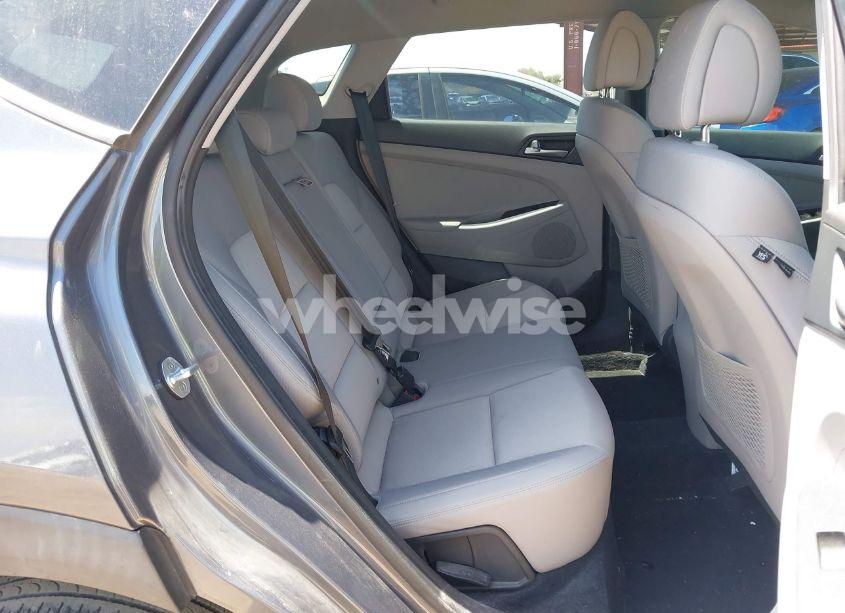 Photo 8 of 2017 Hyundai Tucson SE (VIN KM8J23A47HU539717)