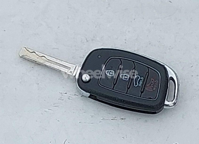 Photo 11 of 2019 Hyundai Tucson SE (VIN KM8J23A47KU938134)