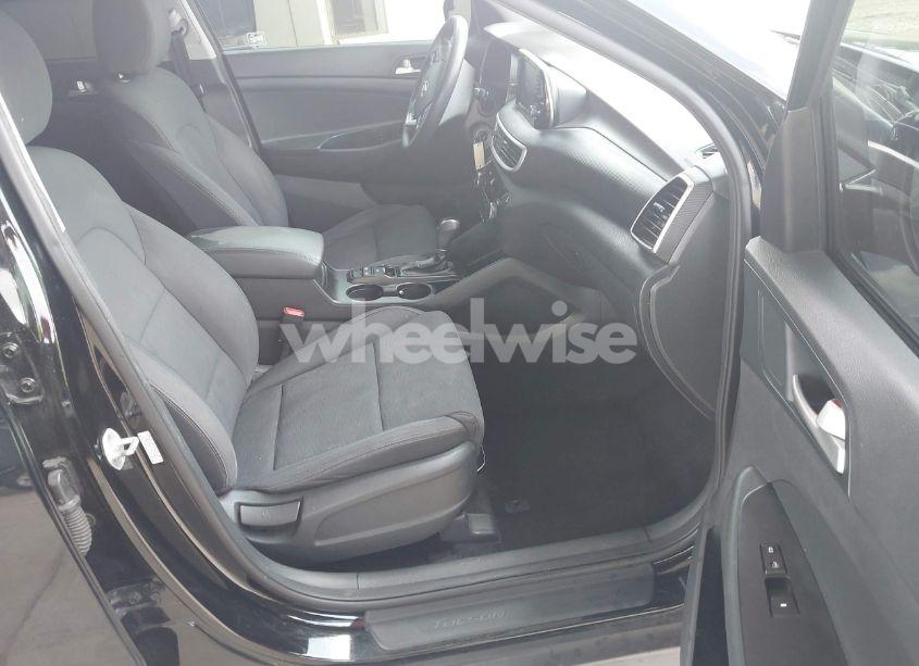 Photo 5 of 2020 Hyundai Tucson SE (VIN KM8J23A47LU123353)