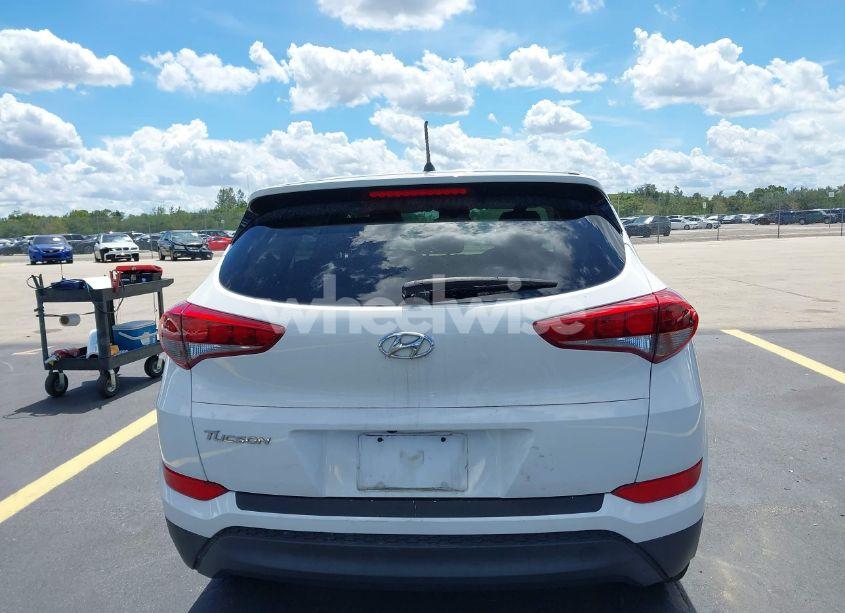Photo 17 of 2018 Hyundai Tucson SE (VIN KM8J23A48JU812380)