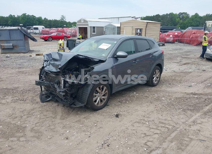 Photo 2 of 2019 Hyundai Tucson SE (VIN KM8J23A48KU843713)