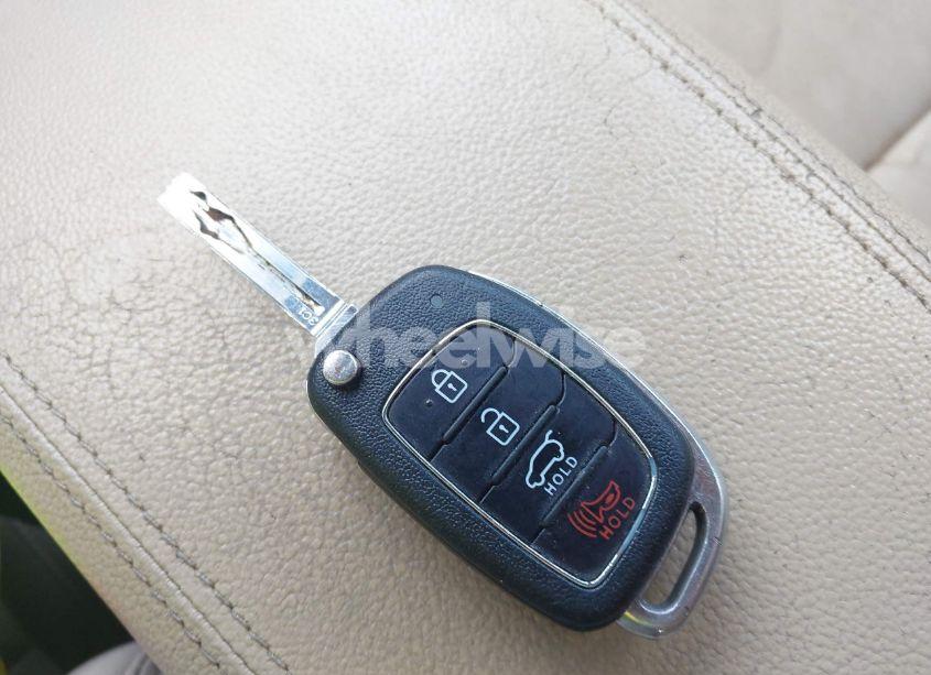 Photo 11 of 2017 Hyundai Tucson SE (VIN KM8J23A49HU580043)