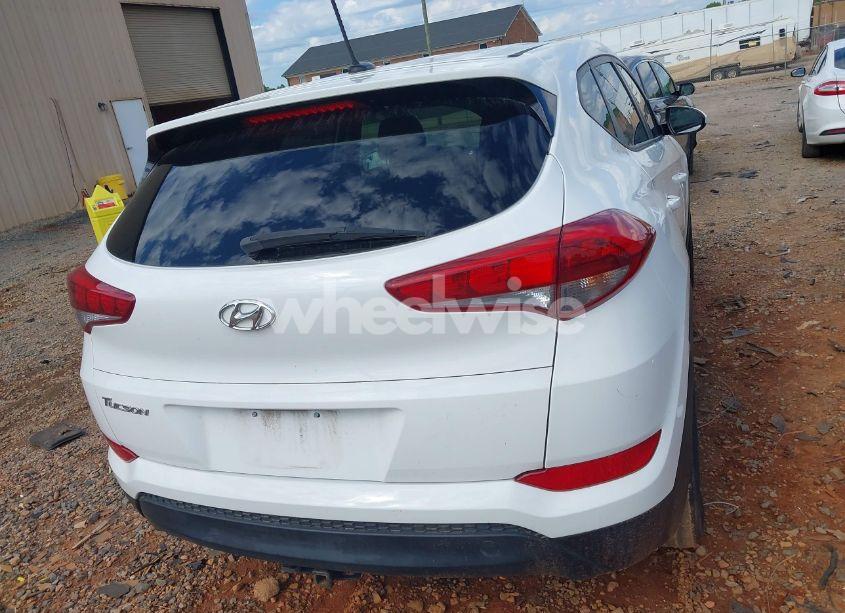 Photo 16 of 2017 Hyundai Tucson SE (VIN KM8J23A49HU580043)