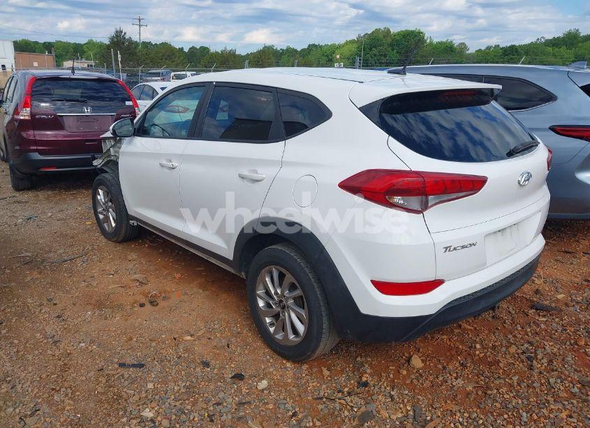 Photo 3 of 2017 Hyundai Tucson SE (VIN KM8J23A49HU580043)