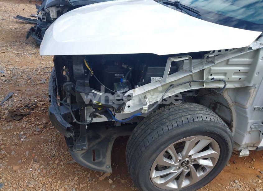 Photo 6 of 2017 Hyundai Tucson SE (VIN KM8J23A49HU580043)