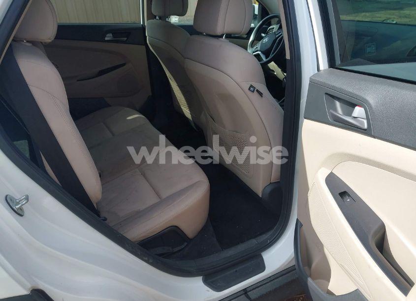 Photo 8 of 2017 Hyundai Tucson SE (VIN KM8J23A49HU580043)