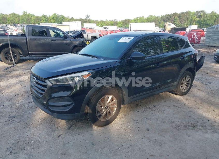 Photo 2 of 2016 Hyundai Tucson SE (VIN KM8J23A4XGU237613)