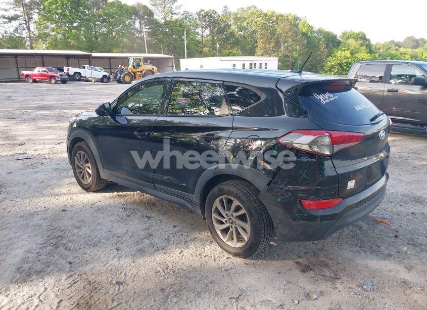 Photo 3 of 2016 Hyundai Tucson SE (VIN KM8J23A4XGU237613)