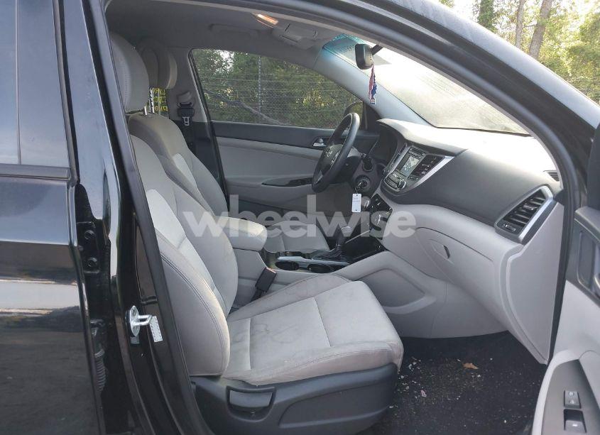 Photo 5 of 2016 Hyundai Tucson SE (VIN KM8J23A4XGU237613)