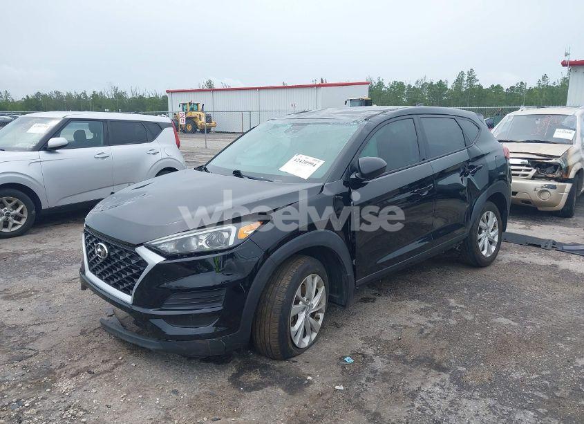 Photo 2 of 2020 Hyundai Tucson SE (VIN KM8J23A4XLU076027)