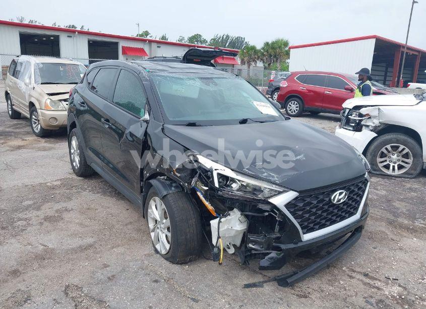 Photo 6 of 2020 Hyundai Tucson SE (VIN KM8J23A4XLU076027)