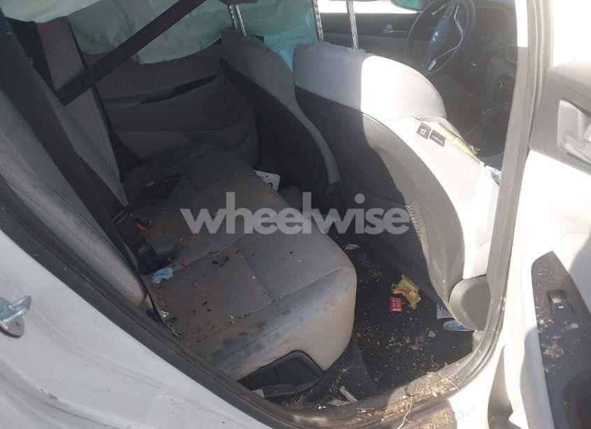 Photo 8 of 2019 Hyundai Tucson SE (VIN KM8J2CA40KU868928)