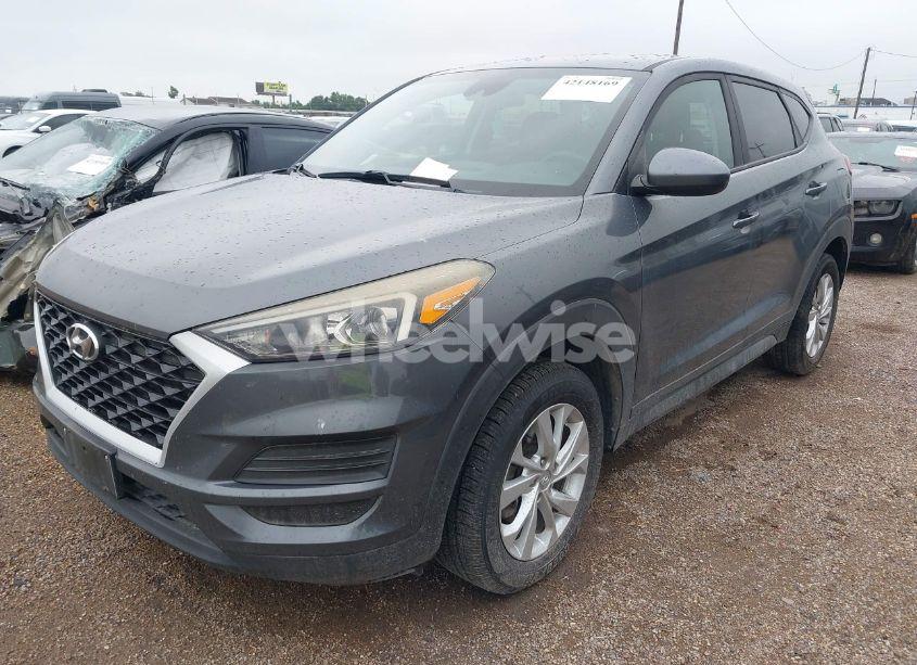 Photo 2 of 2019 Hyundai Tucson SE (VIN KM8J2CA41KU909275)