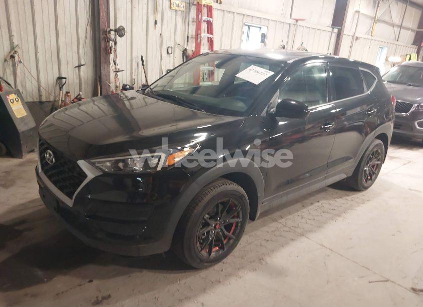 Photo 2 of 2021 Hyundai Tucson SE (VIN KM8J2CA41MU348241)