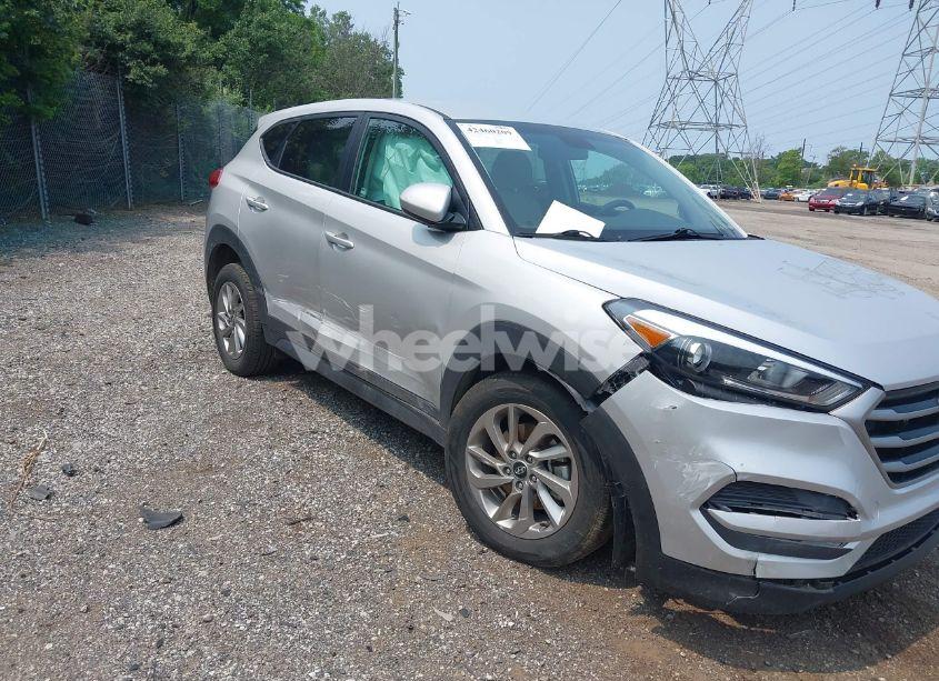 2018 Hyundai Tucson SE (VIN KM8J2CA42JU768621) main photo