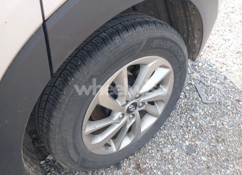 Photo 12 of 2018 Hyundai Tucson SE (VIN KM8J2CA42JU768621)