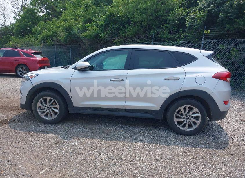 Photo 15 of 2018 Hyundai Tucson SE (VIN KM8J2CA42JU768621)