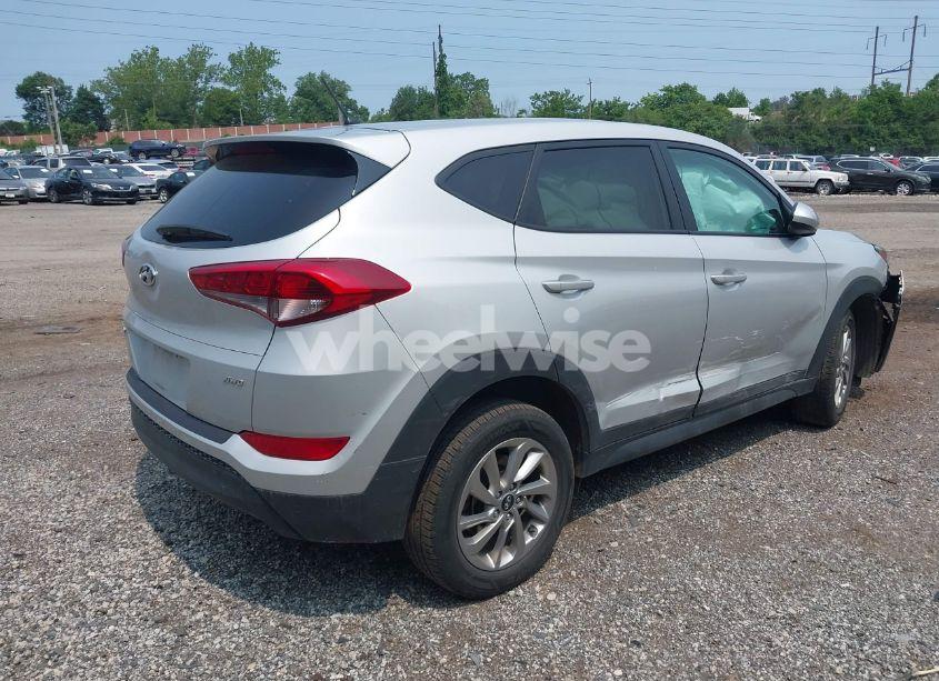 Photo 4 of 2018 Hyundai Tucson SE (VIN KM8J2CA42JU768621)
