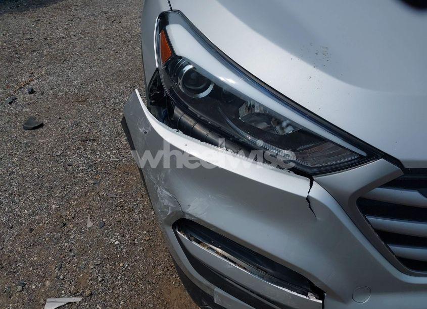 Photo 6 of 2018 Hyundai Tucson SE (VIN KM8J2CA42JU768621)