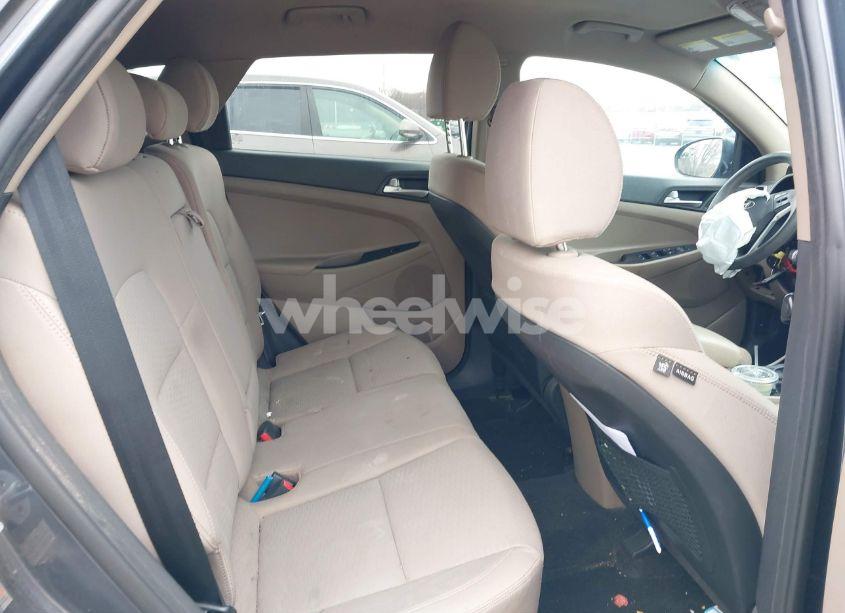 Photo 8 of 2019 Hyundai Tucson SE (VIN KM8J2CA42KU842699)