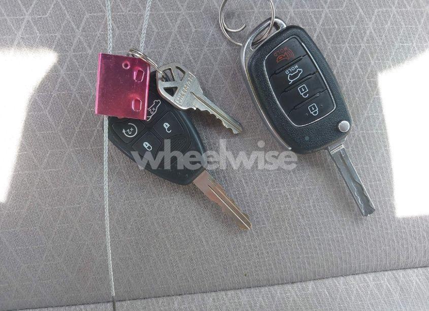 Photo 11 of 2018 Hyundai Tucson SE (VIN KM8J2CA43JU710419)