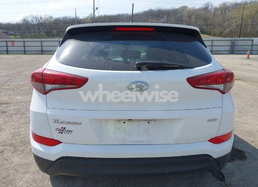 Photo 16 of 2018 Hyundai Tucson SE (VIN KM8J2CA43JU710419)