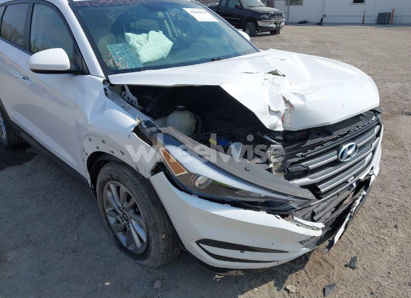 Photo 20 of 2018 Hyundai Tucson SE (VIN KM8J2CA43JU710419)