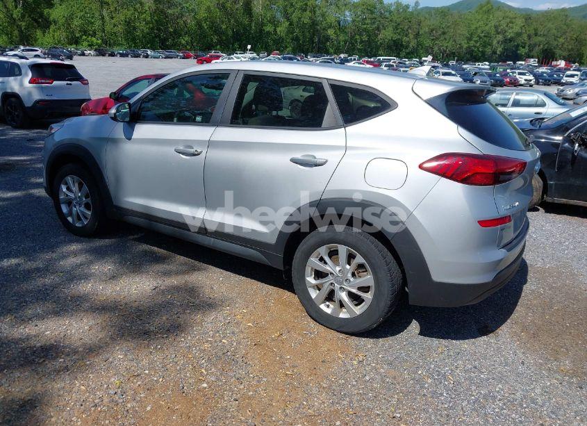 Photo 3 of 2019 Hyundai Tucson SE (VIN KM8J2CA43KU010613)