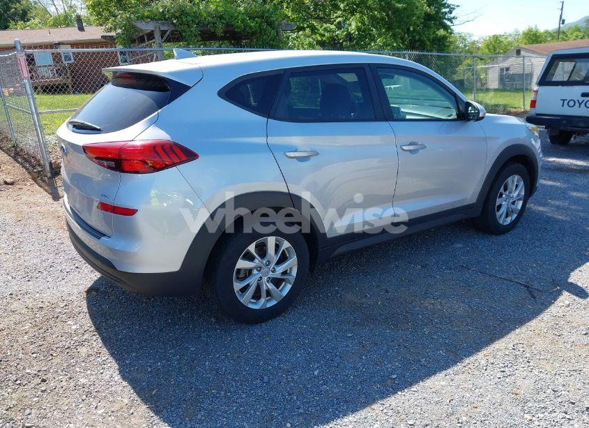 Photo 4 of 2019 Hyundai Tucson SE (VIN KM8J2CA43KU010613)
