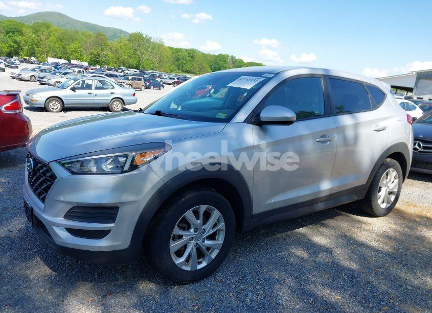 Photo 6 of 2019 Hyundai Tucson SE (VIN KM8J2CA43KU010613)
