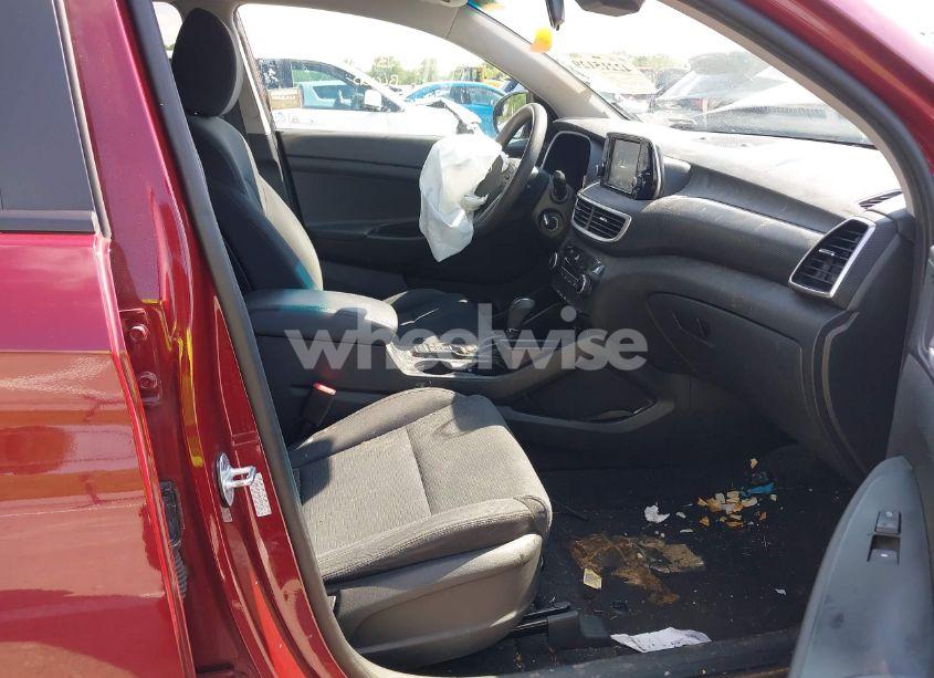 Photo 5 of 2019 Hyundai Tucson SE (VIN KM8J2CA44KU937152)