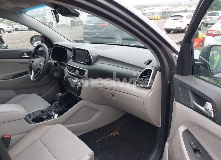 Photo 5 of 2020 Hyundai Tucson SE (VIN KM8J2CA45LU161342)