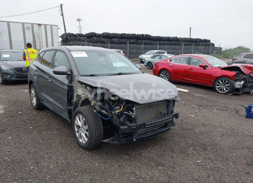 Photo 6 of 2020 Hyundai Tucson SE (VIN KM8J2CA45LU161342)