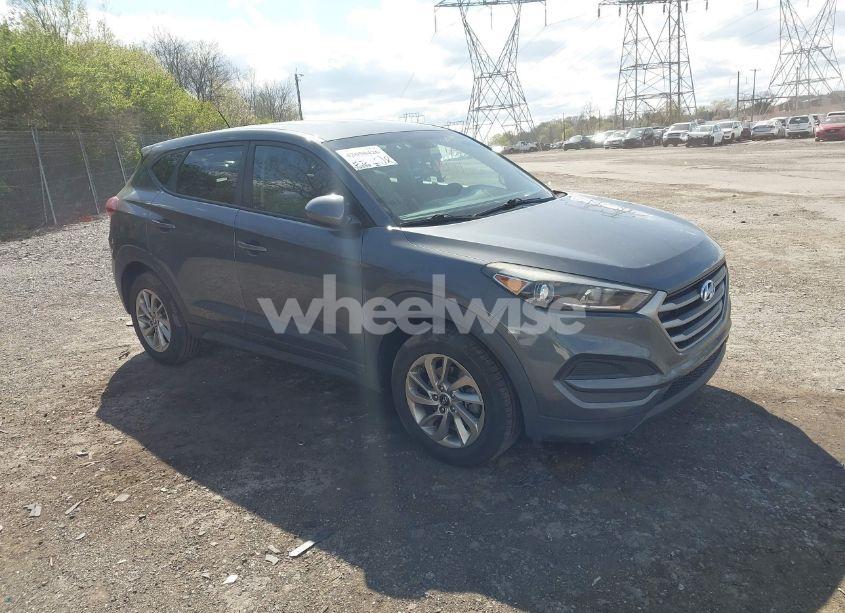 2018 Hyundai Tucson SE (VIN KM8J2CA46JU658316) main photo