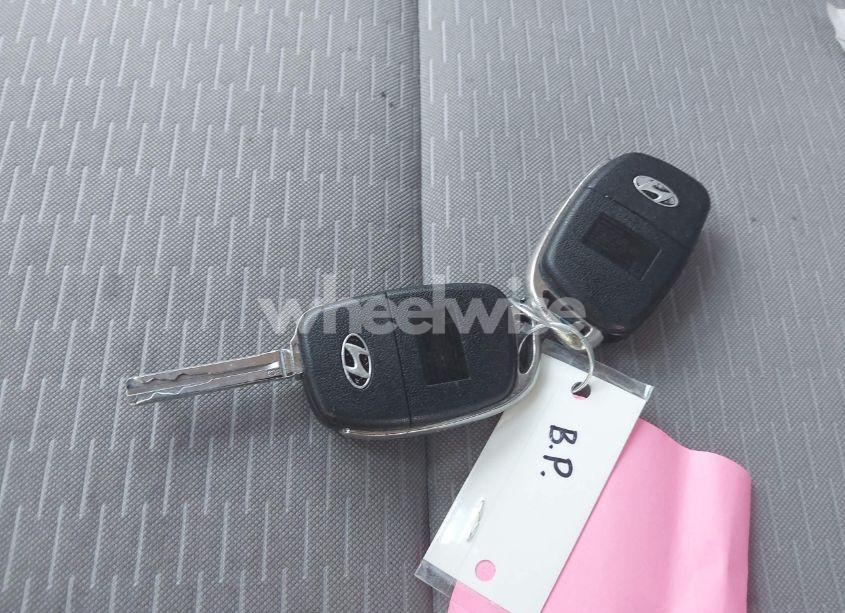 Photo 11 of 2019 Hyundai Tucson SE (VIN KM8J2CA46KU865080)