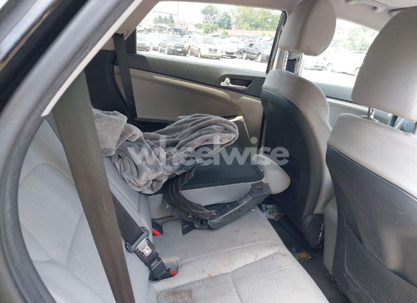 Photo 8 of 2019 Hyundai Tucson SE (VIN KM8J2CA46KU865080)