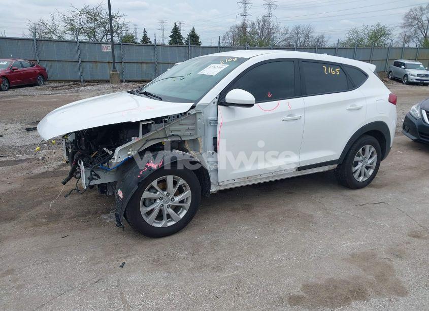 Photo 2 of 2020 Hyundai Tucson SE (VIN KM8J2CA47LU112028)