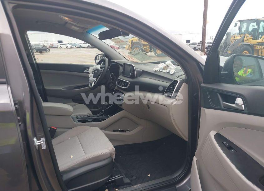Photo 5 of 2021 Hyundai Tucson SE (VIN KM8J2CA47MU391000)