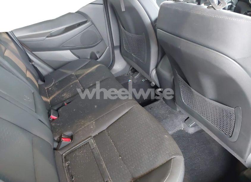 Photo 8 of 2019 Hyundai Tucson SE (VIN KM8J2CA48KU993577)