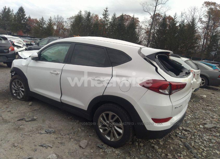 Photo 3 of 2018 Hyundai Tucson SE (VIN KM8J2CA49JU807348)