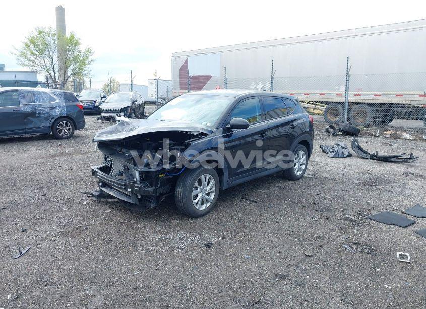 Photo 2 of 2019 Hyundai Tucson SE (VIN KM8J2CA49KU072789)