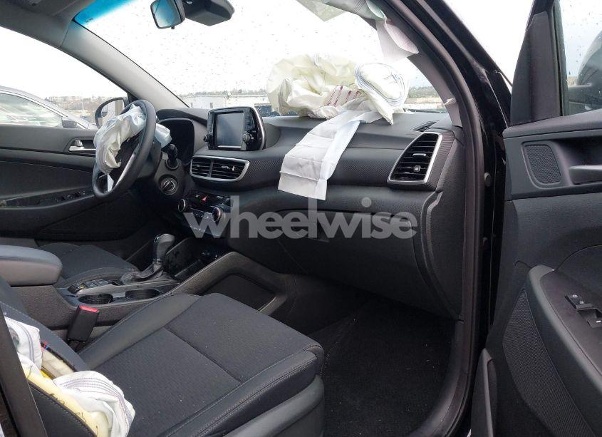 Photo 5 of 2019 Hyundai Tucson SE (VIN KM8J2CA49KU072789)