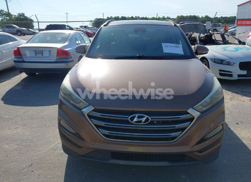 Photo 13 of 2016 Hyundai Tucson LIMITED (VIN KM8J33A20GU058654)